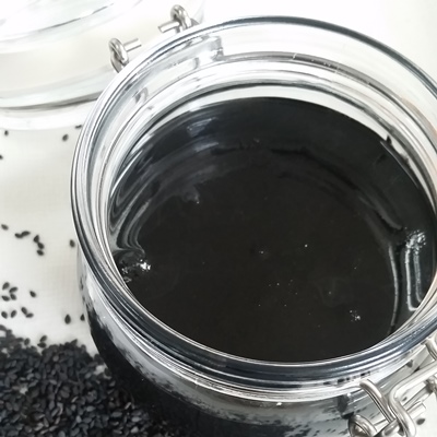 Beurre de sésame noir.